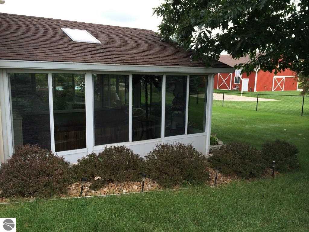 9345 South Leaton Road Shepherd, MI 48883 - Photo 59 of 62 1790367-58.JPG