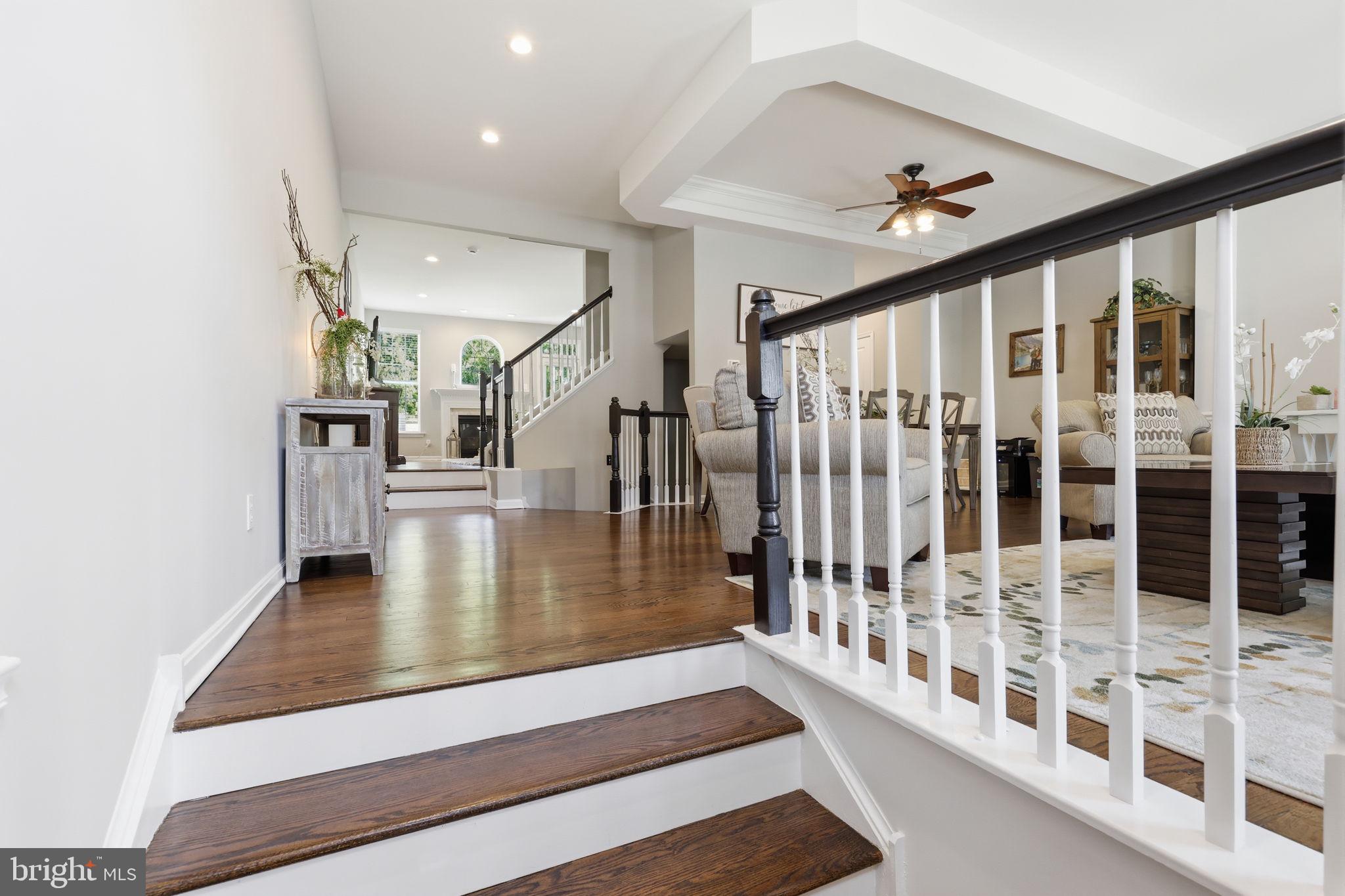 19 Addison Court Doylestown, PA 18901 - Photo 4 of 45 Foyer Area