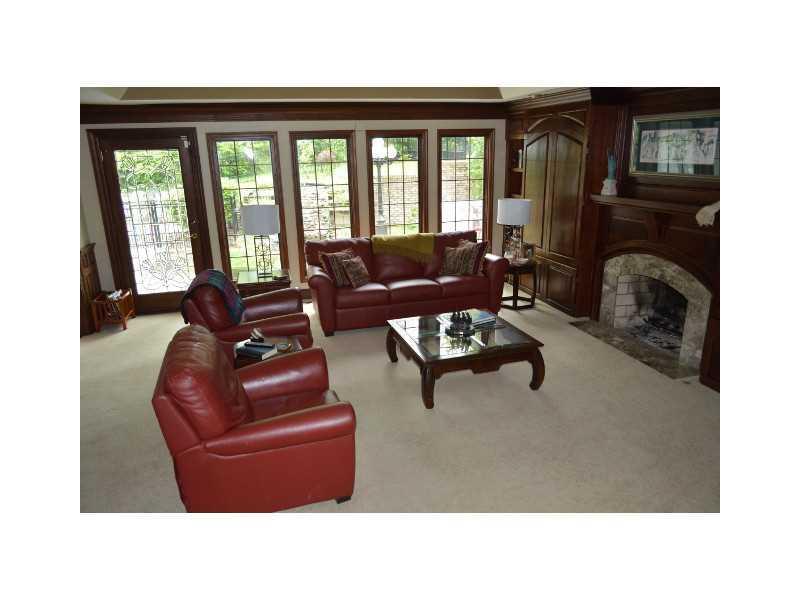 274 Roscommon Drive Springfield, OH 45503 - Photo 3 of 19