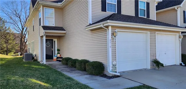 $254,900 | 8019 North Lawn Avenue, Kansas City, MO 64119