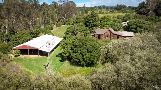 $2,980,000 | 5955 Shoreline Highway, Bolinas, CA 94924