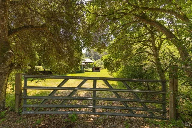 $2,980,000 | 5955 Shoreline Highway, Bolinas, CA 94924