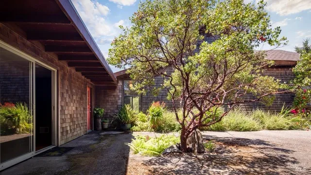 $2,980,000 | 5955 Shoreline Highway, Bolinas, CA 94924