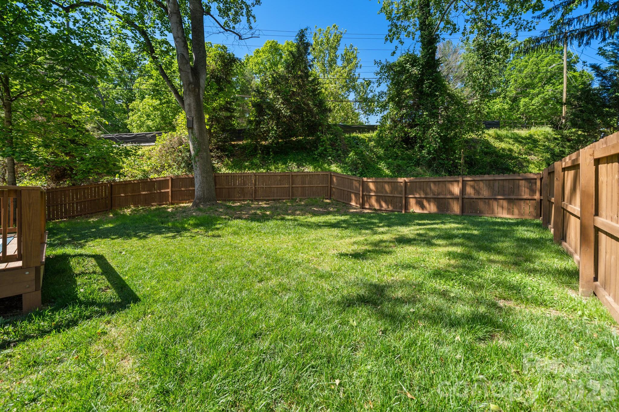 445 Governors View Road Asheville, NC 28805 - Photo 33 of 34 Gallery Image 33
