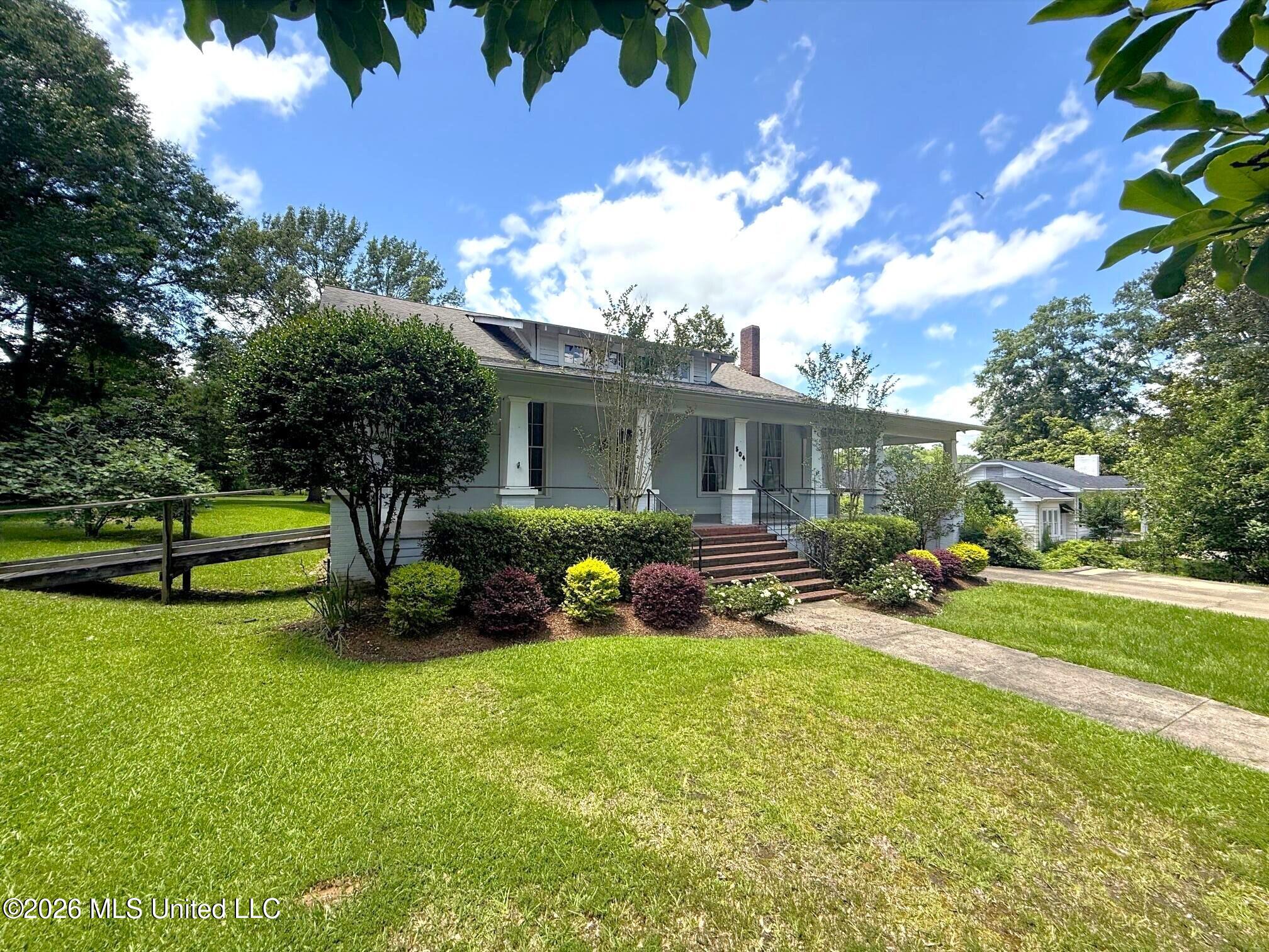 504 West Railroad Avenue Summit, MS 39666 - Photo 2 of 45 IMG_3429