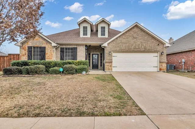 $418,900 | 480 Commonwealth Drive, Saginaw, TX 76179