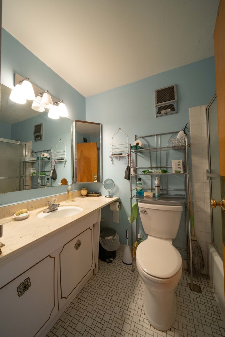 9009 Golf Road, Unit 5B Des Plaines, IL 60016 - Photo 9 of 29 Gallery Image 9