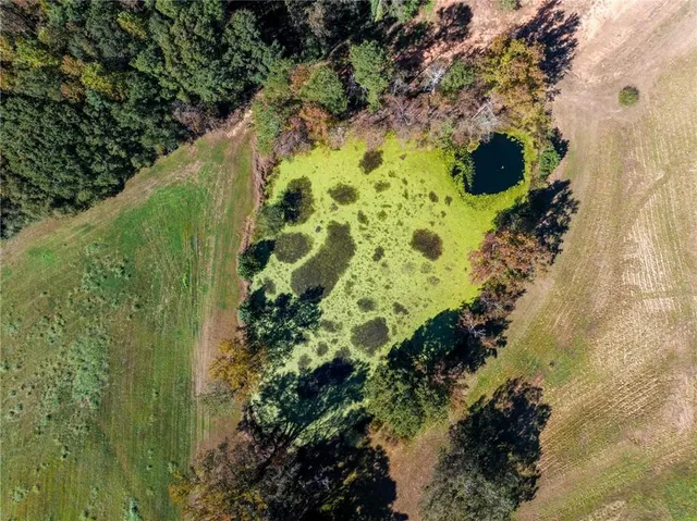a view of outdoor space with a house