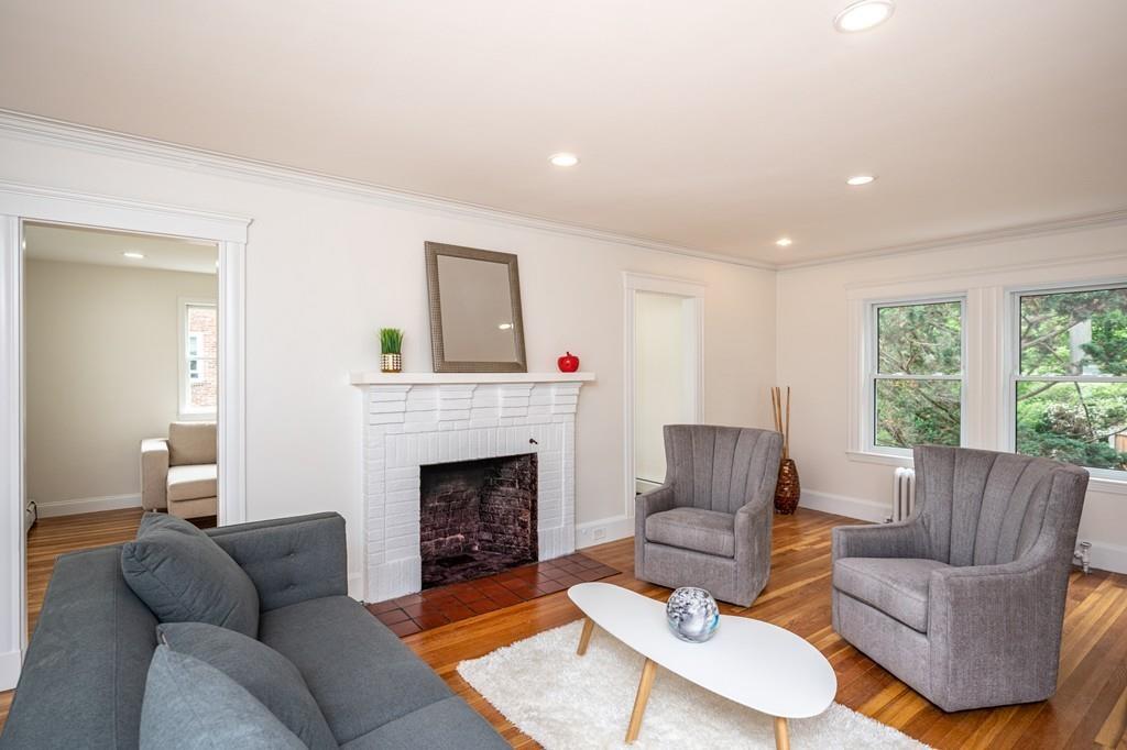 25 Avondale Road Newton, MA 02459 - Photo 3 of 25