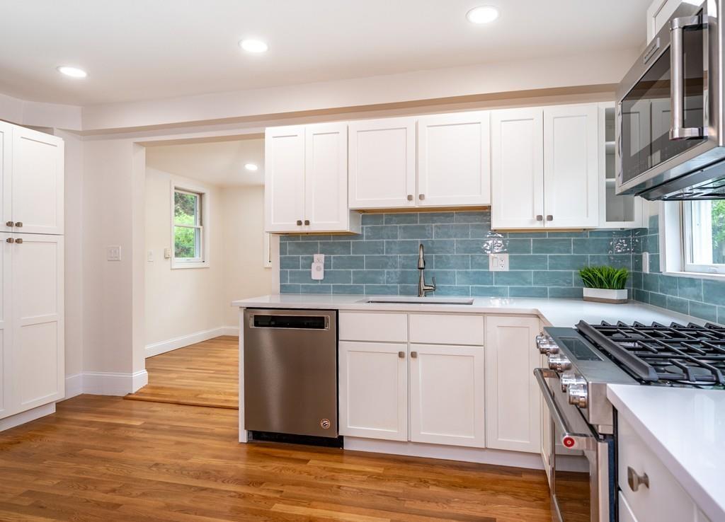 25 Avondale Road Newton, MA 02459 - Photo 10 of 25