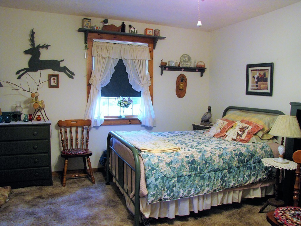 49 Allen Road Sturbridge, MA 01566 - Photo 14 of 20