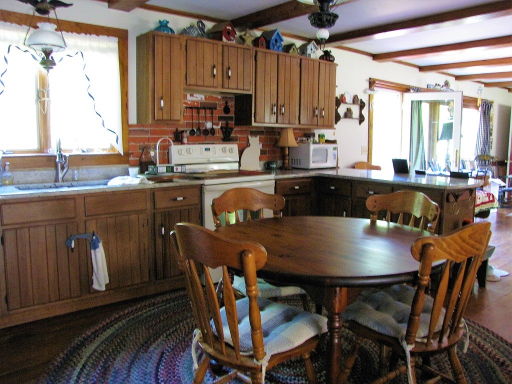 49 Allen Road Sturbridge, MA 01566 - Photo 8 of 20