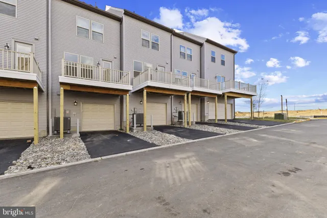 $2,850 | 8875 Curie Street, Manassas, VA 20110