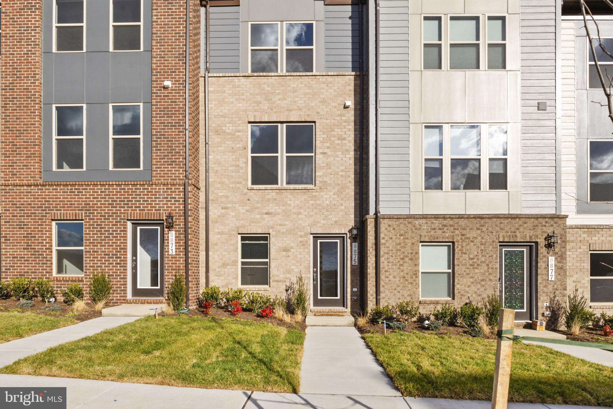 8875 Curie Street Manassas, VA 20110 - Photo 4 of 27