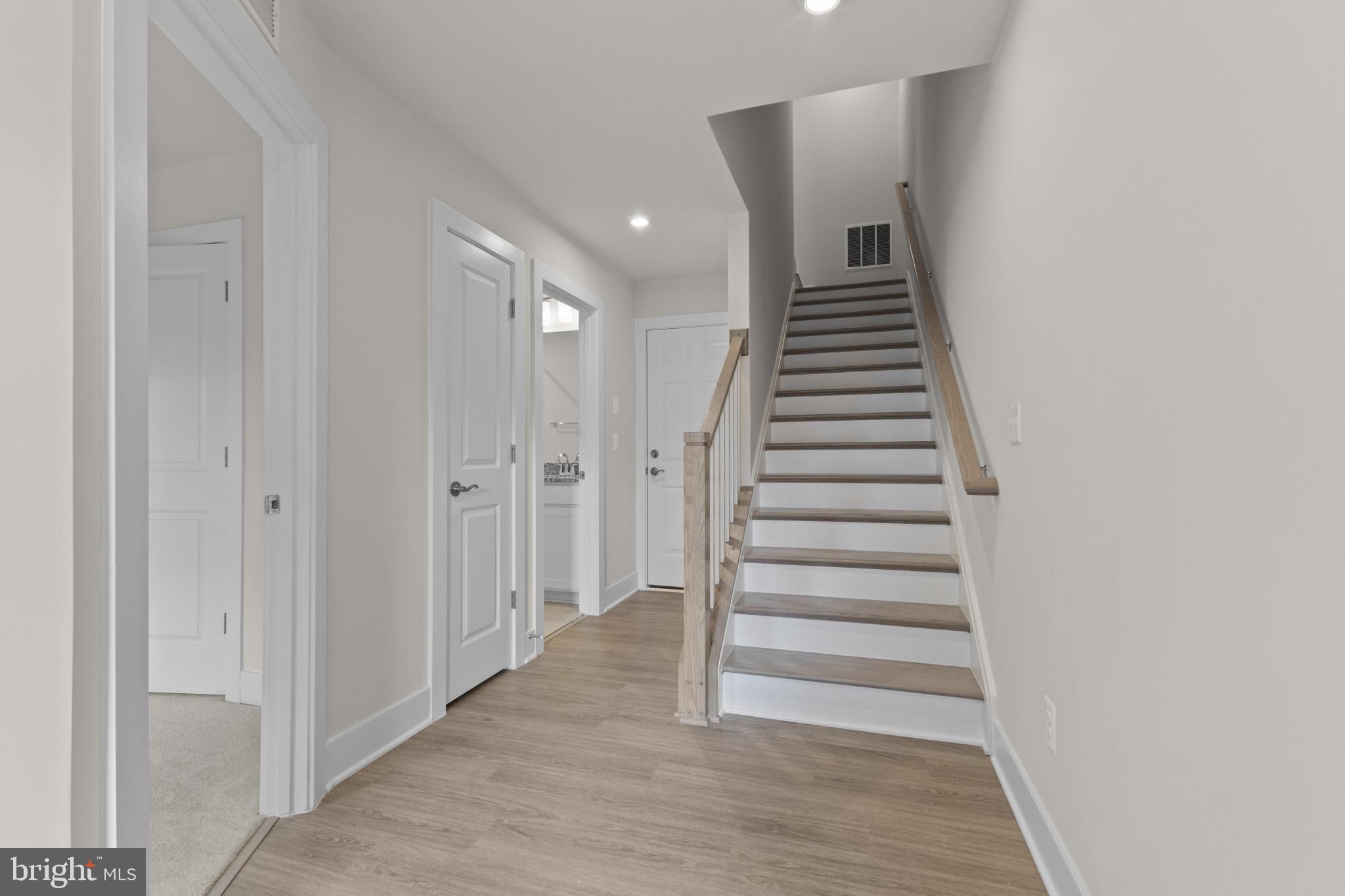 8875 Curie Street Manassas, VA 20110 - Photo 5 of 27