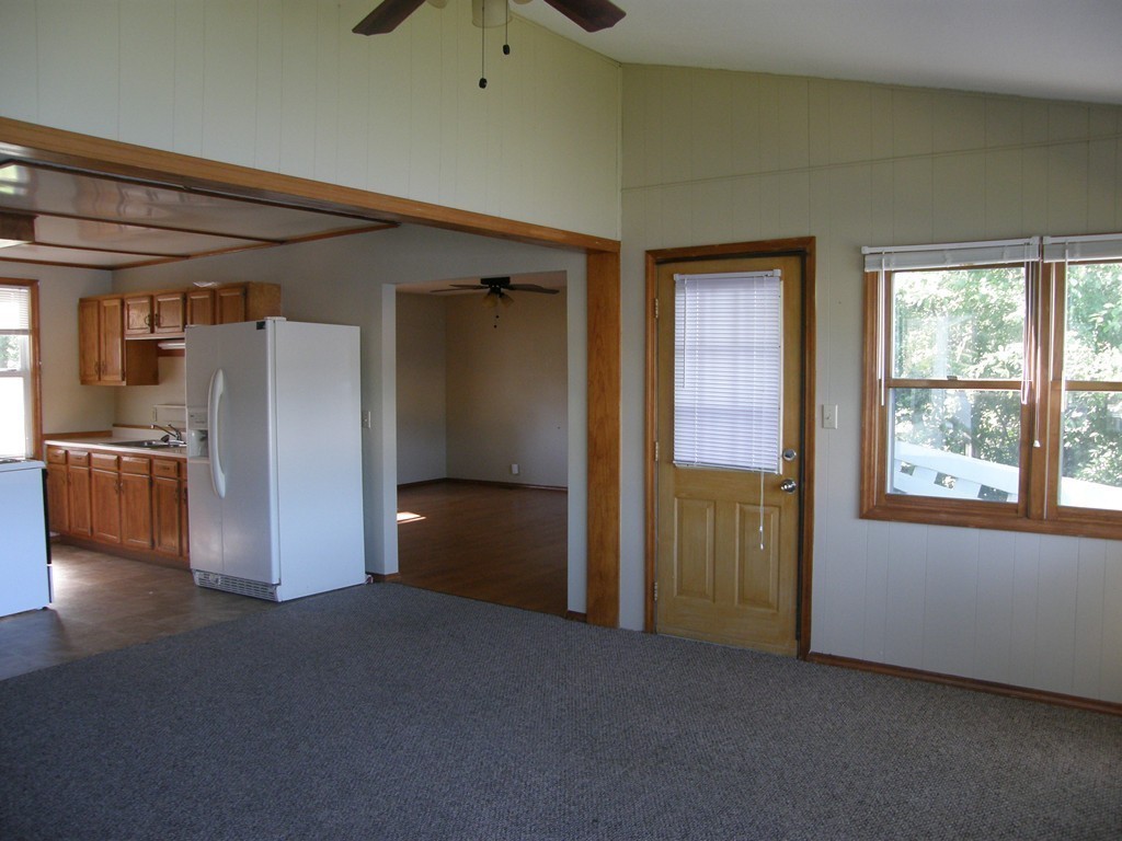 271 Killdeer Road Webster, MA 01570 - Photo 12 of 30 Gallery Image 12