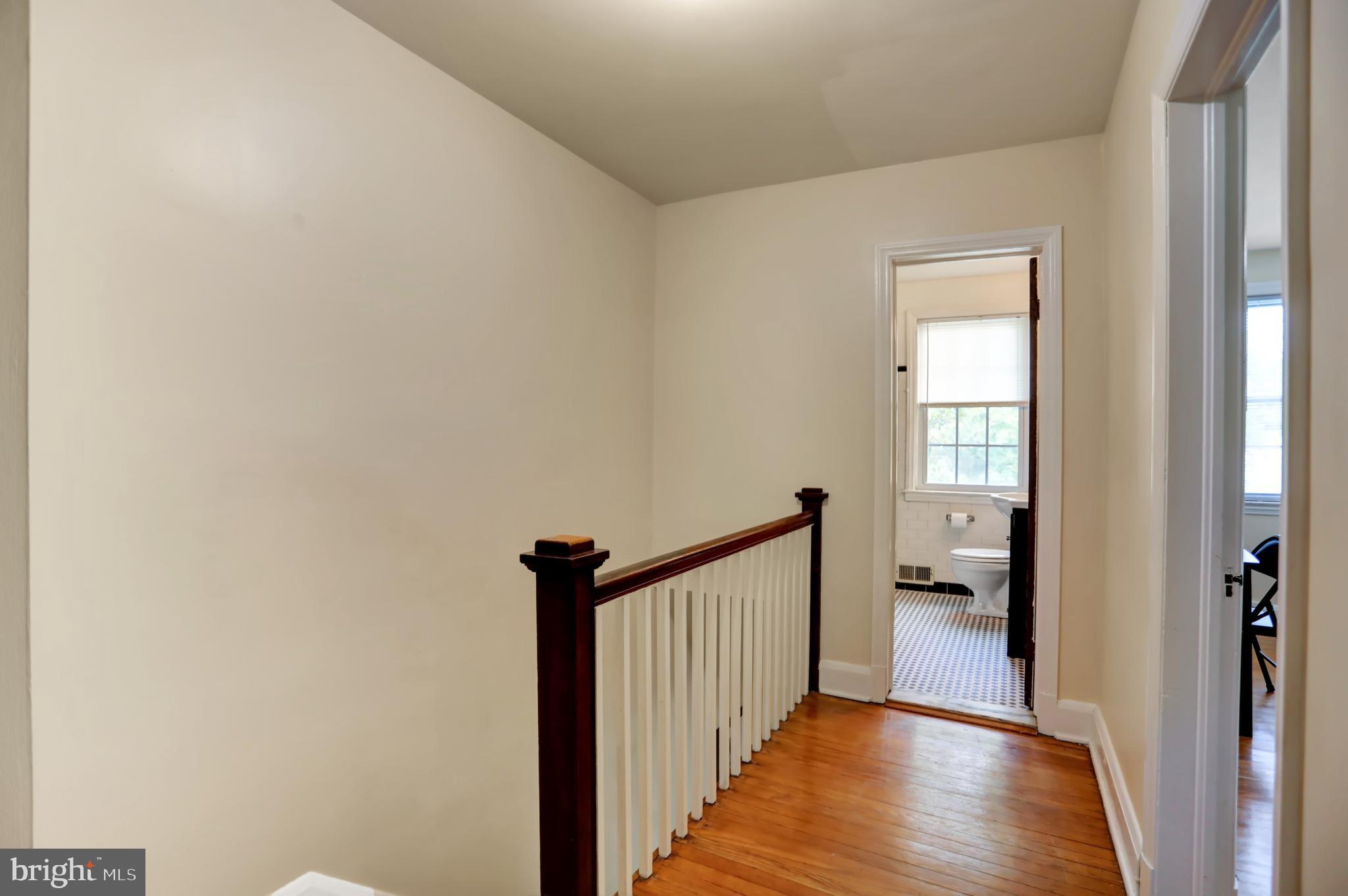 416 Overbrook Road Baltimore, MD 21212 - Photo 13 of 41 Second level hallway