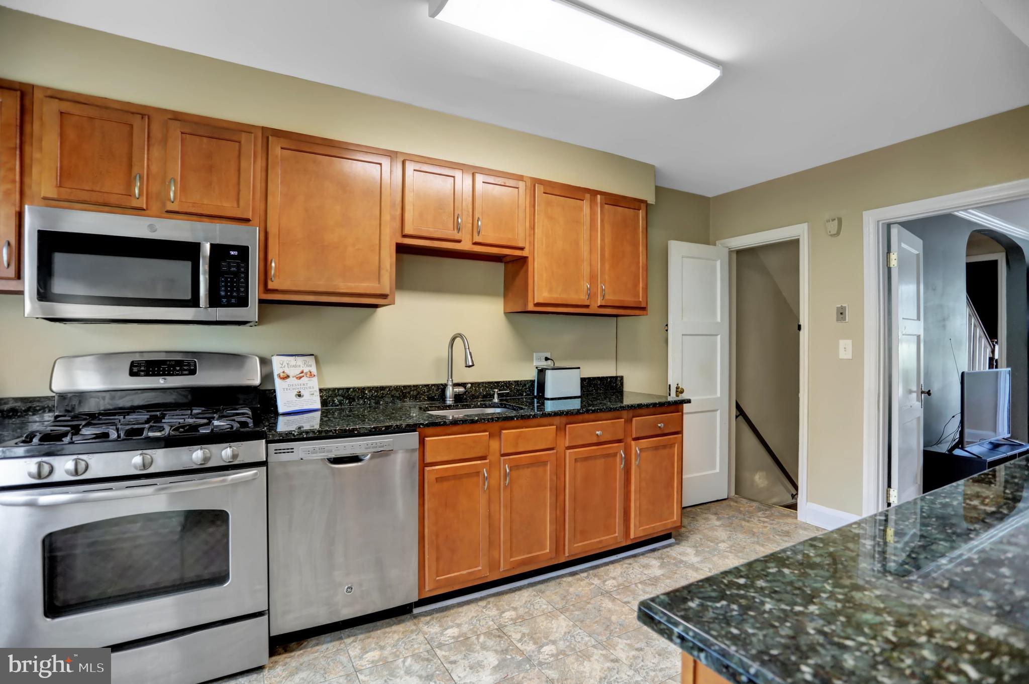 416 Overbrook Road Baltimore, MD 21212 - Photo 8 of 41 Kitchen