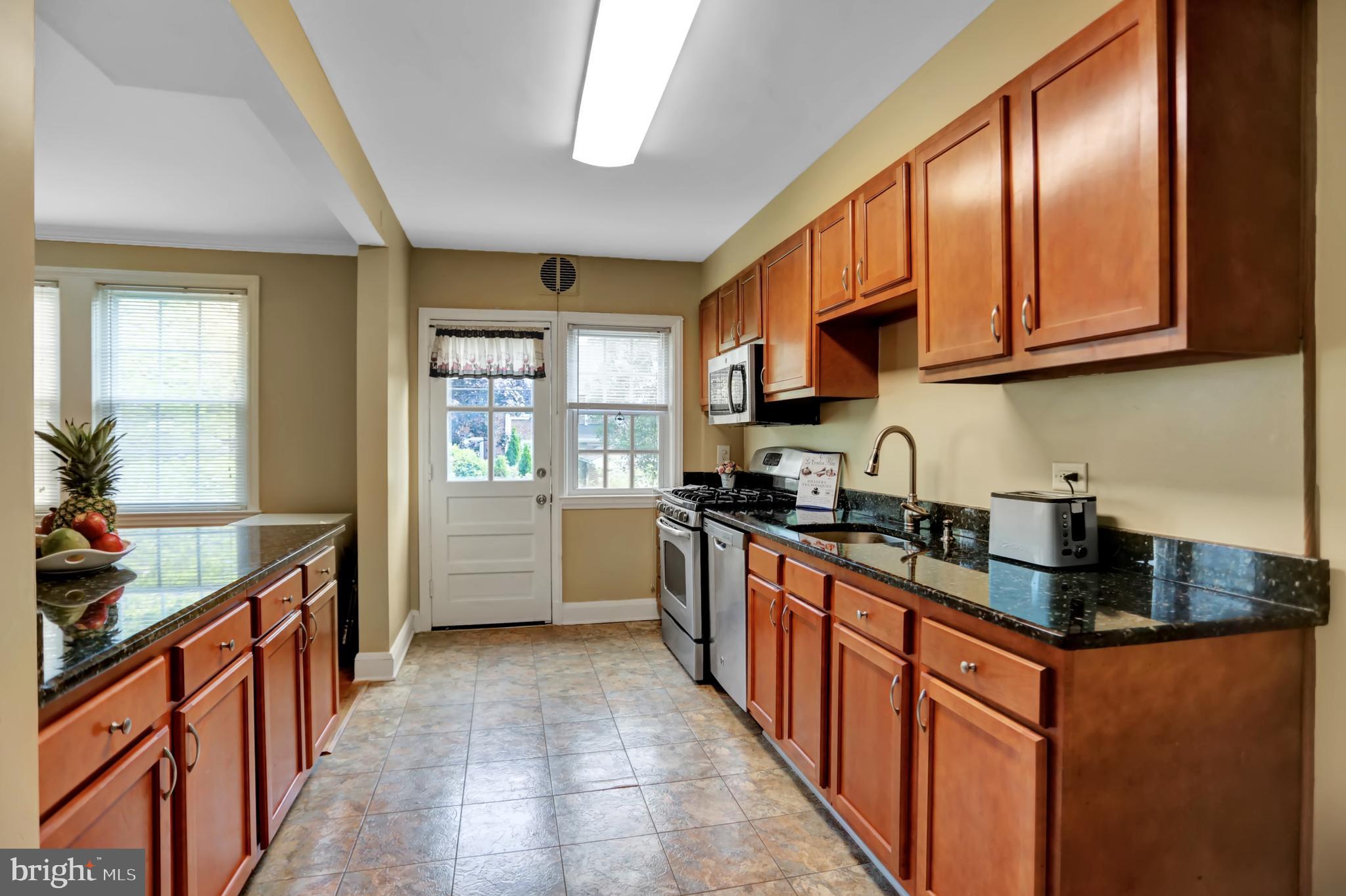 416 Overbrook Road Baltimore, MD 21212 - Photo 9 of 41 Kitchen