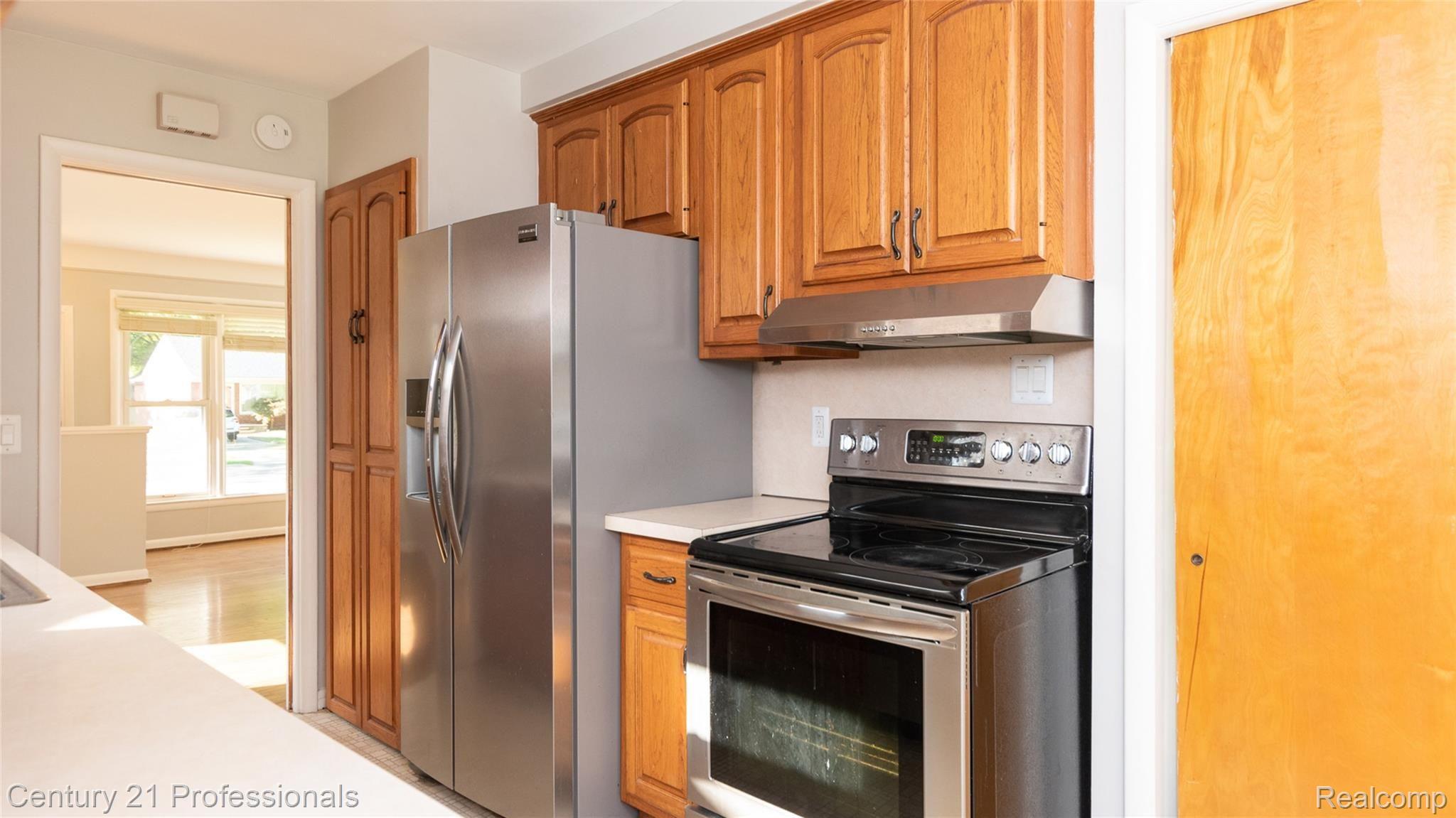 2401 Derby Road Troy, MI 48084 - Photo 12 of 25 017_17.jpg