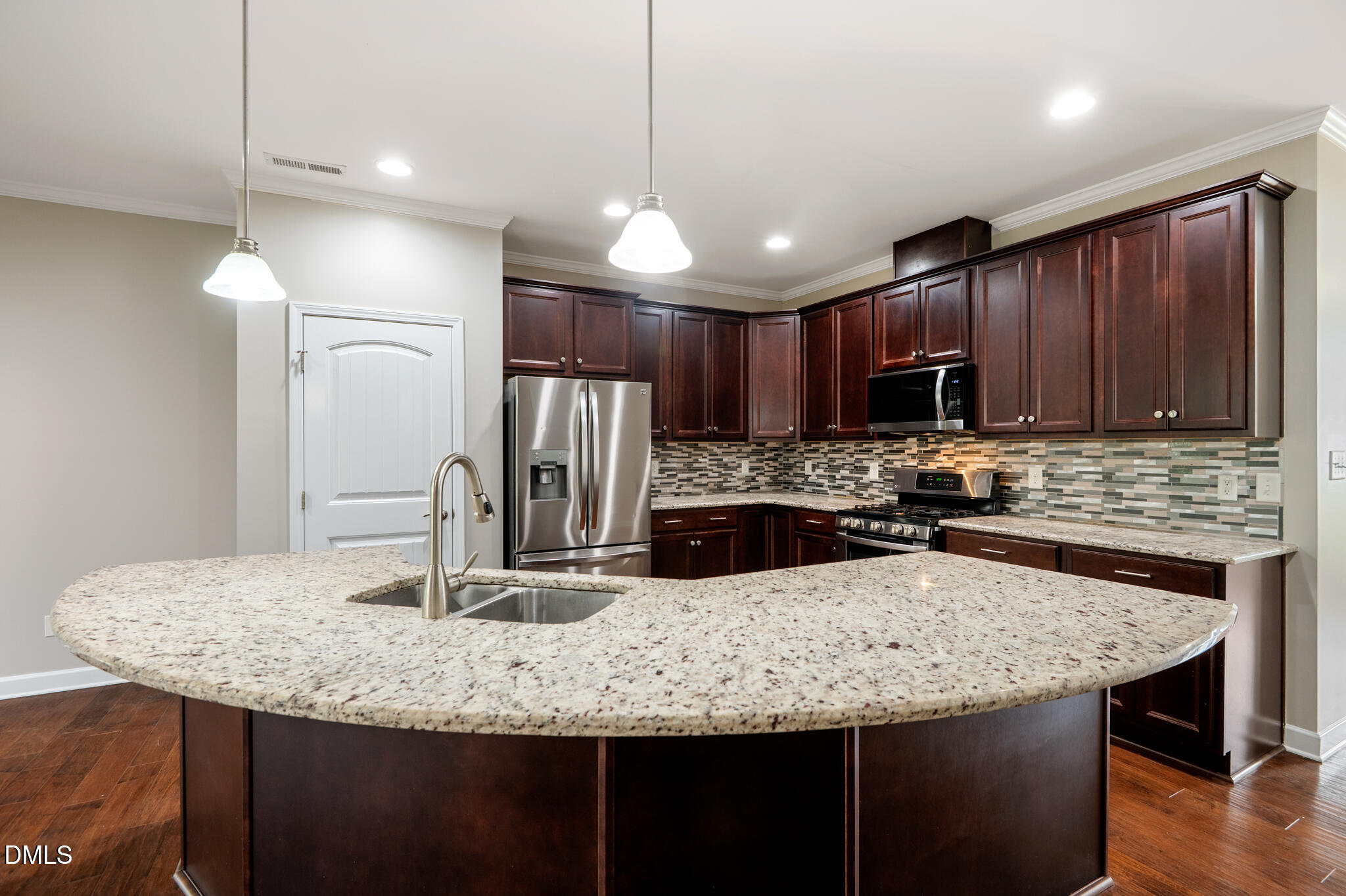 5500 Nur Lane Raleigh, NC 27606 - Photo 10 of 36 Large Center Island