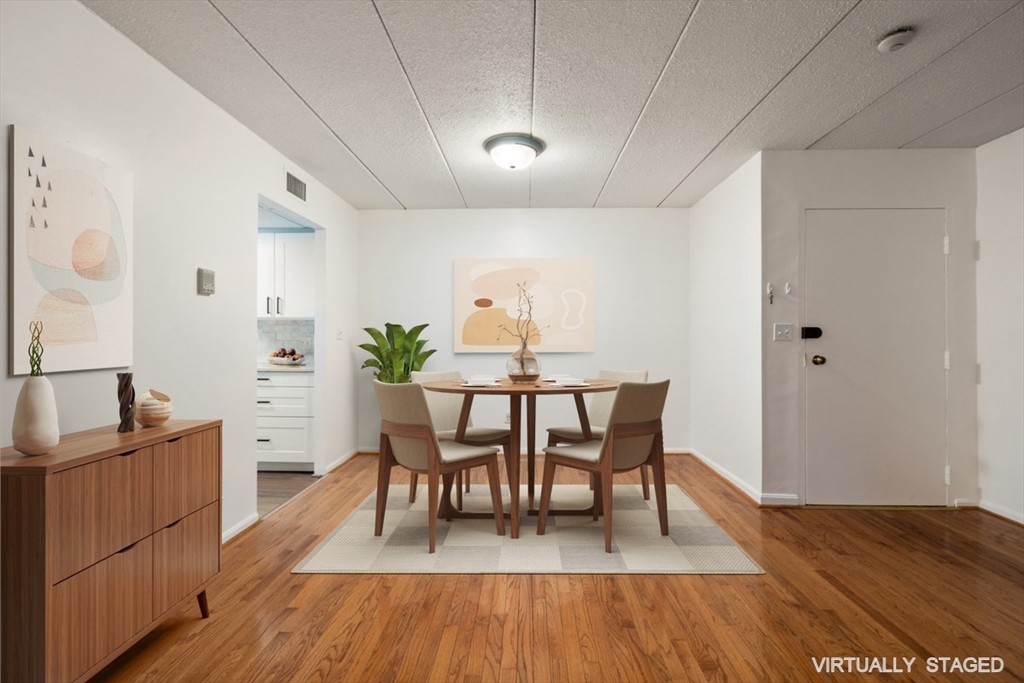 43 Angleside Road, Unit 2 Waltham, MA 02453 - Photo 4 of 24 Gallery Image 4
