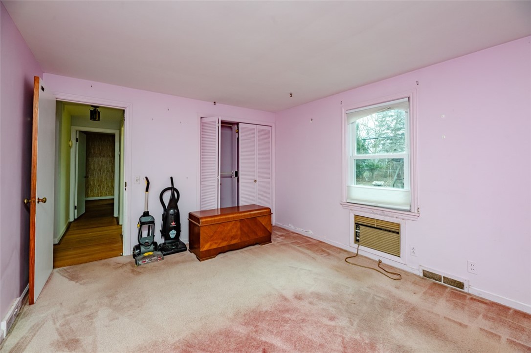 385 Pemberton Road Irondequoit, NY 14622 - Photo 19 of 40