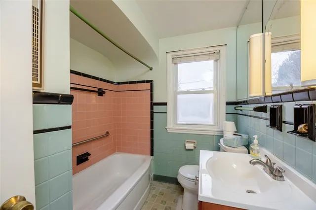 $159,000 | 385 Pemberton Road, Irondequoit, NY 14622