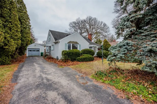 $159,000 | 385 Pemberton Road, Irondequoit, NY 14622