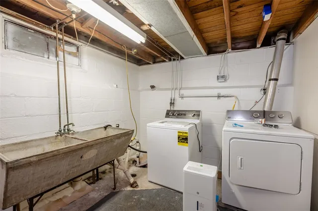 $159,000 | 385 Pemberton Road, Irondequoit, NY 14622