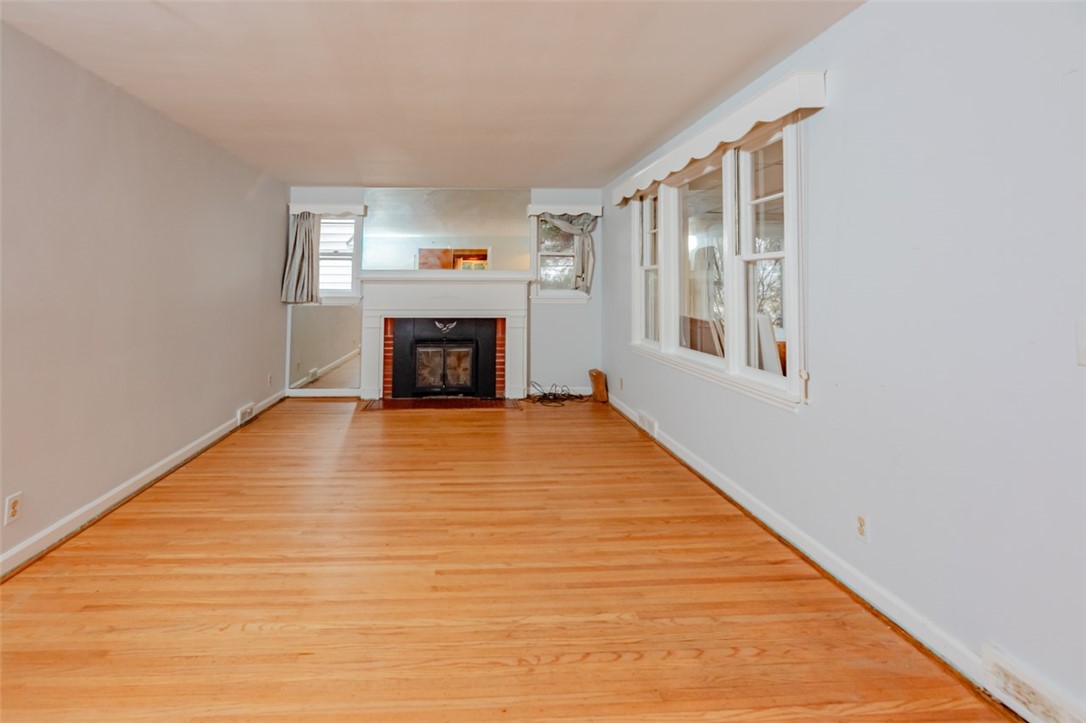 385 Pemberton Road Irondequoit, NY 14622 - Photo 4 of 40