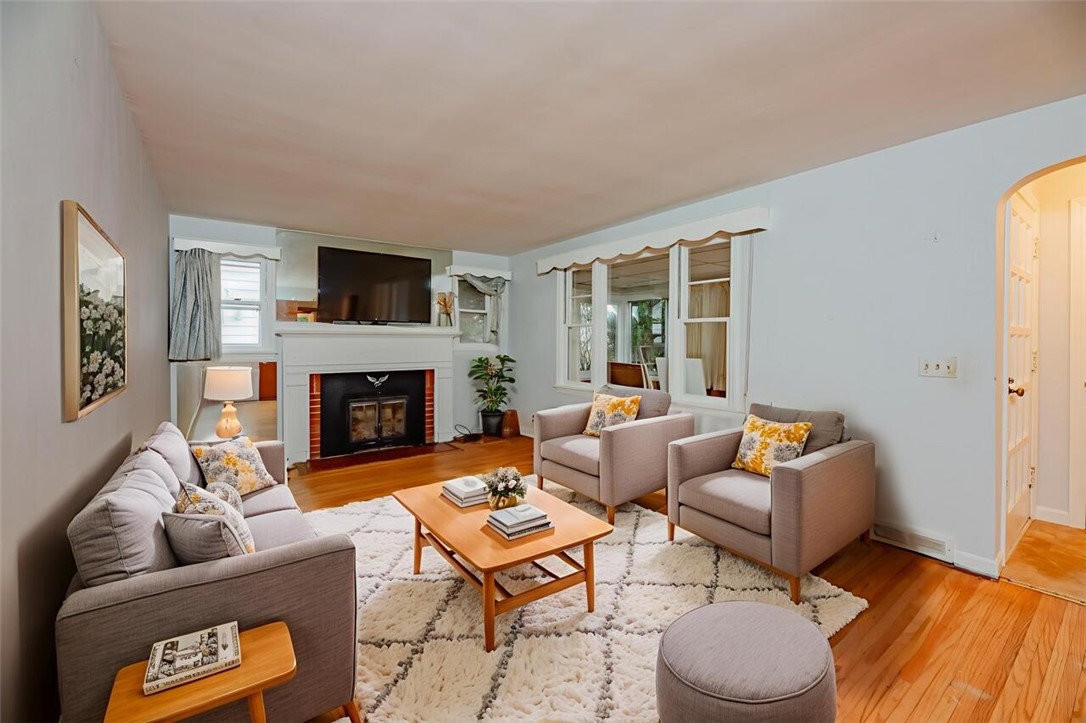 385 Pemberton Road Irondequoit, NY 14622 - Photo 5 of 40