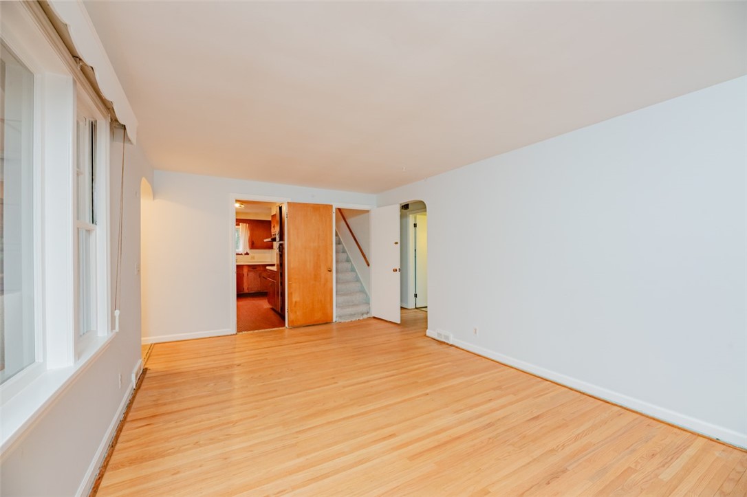 385 Pemberton Road Irondequoit, NY 14622 - Photo 9 of 40