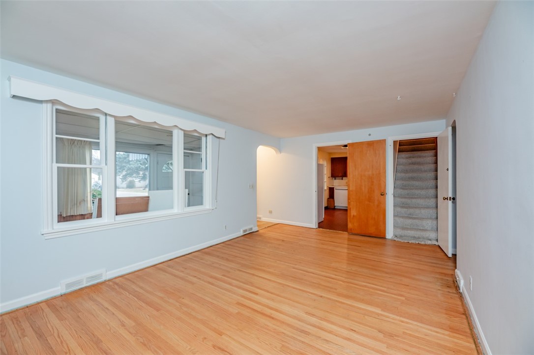 385 Pemberton Road Irondequoit, NY 14622 - Photo 10 of 40