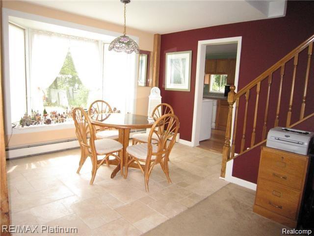 8354 Pettysville Road Pinckney, MI 48169 - Photo 5 of 13 DINING ROOM.jpg