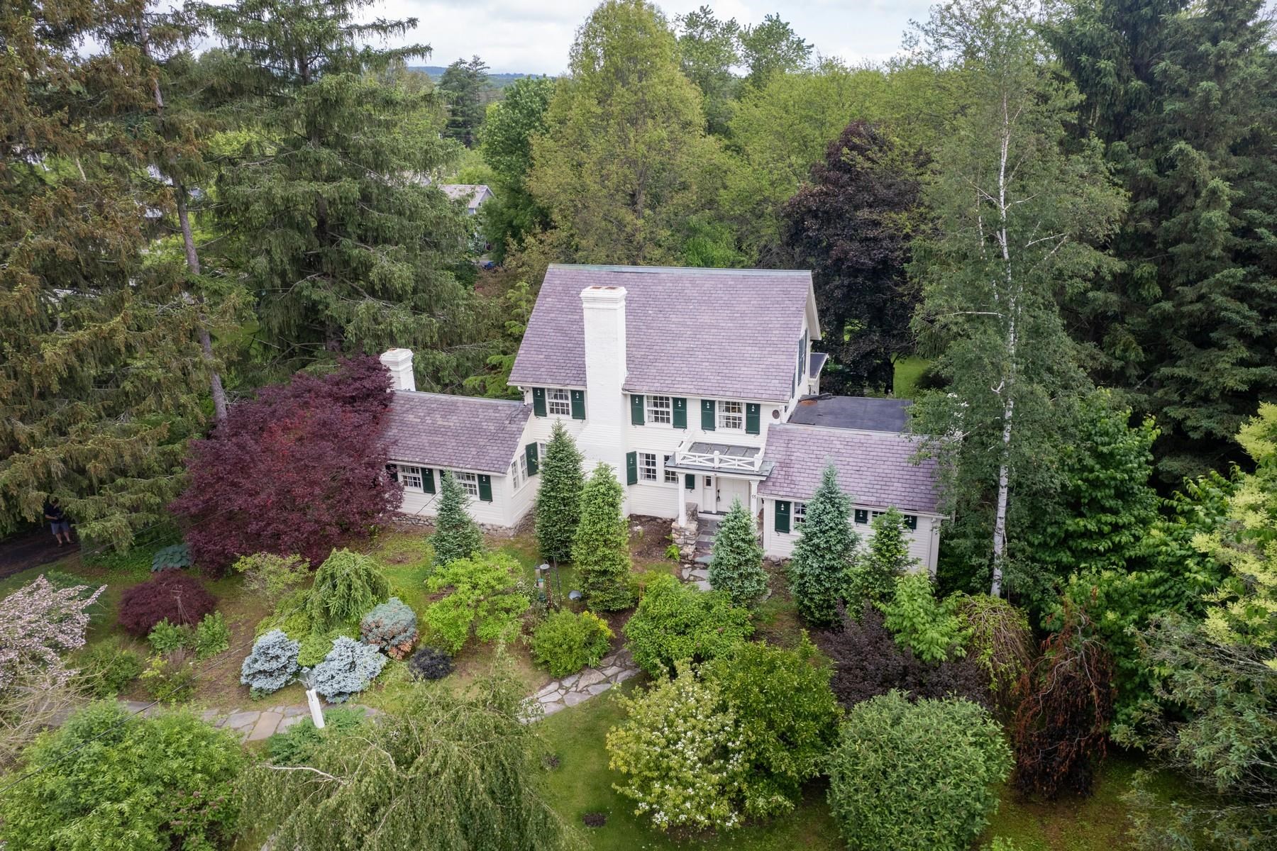 77 Wood Avenue Rutland, VT 05701 - Photo 2 of 34
