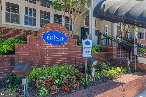 $1,850 | 3308 Wyndham Circle, Unit 122, Alexandria, VA 22302