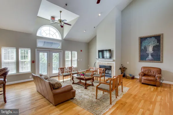 $1,850 | 3308 Wyndham Circle, Unit 122, Alexandria, VA 22302