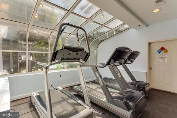 $1,850 | 3308 Wyndham Circle, Unit 122, Alexandria, VA 22302