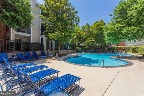 $1,850 | 3308 Wyndham Circle, Unit 122, Alexandria, VA 22302