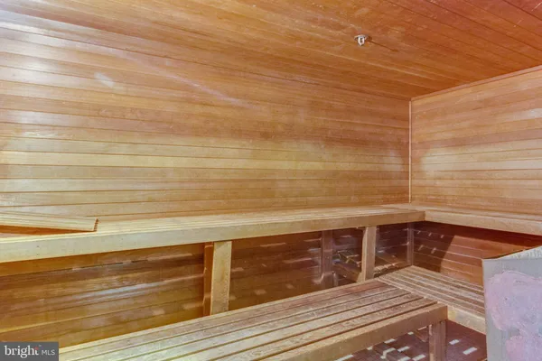 $1,850 | 3308 Wyndham Circle, Unit 122, Alexandria, VA 22302