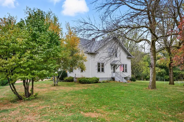 $599,900 | 19383 Babcock Avenue, Lester Prairie, MN 55354