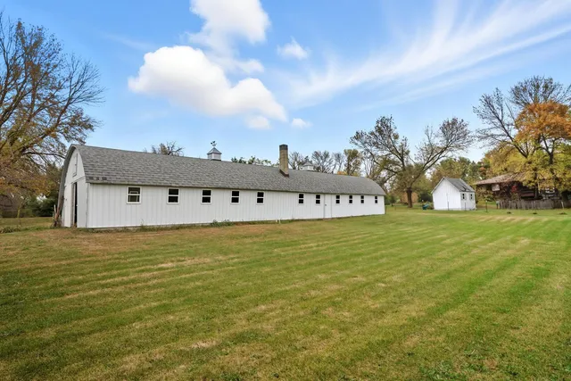 $599,900 | 19383 Babcock Avenue, Lester Prairie, MN 55354