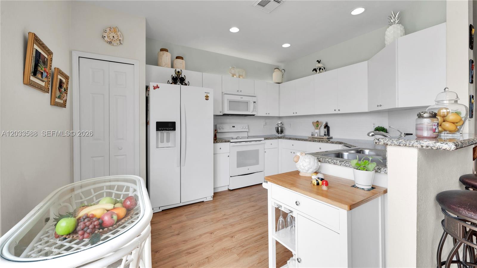 16590 Southwest 70th Street Miami, FL 33193 - Photo 13 of 53