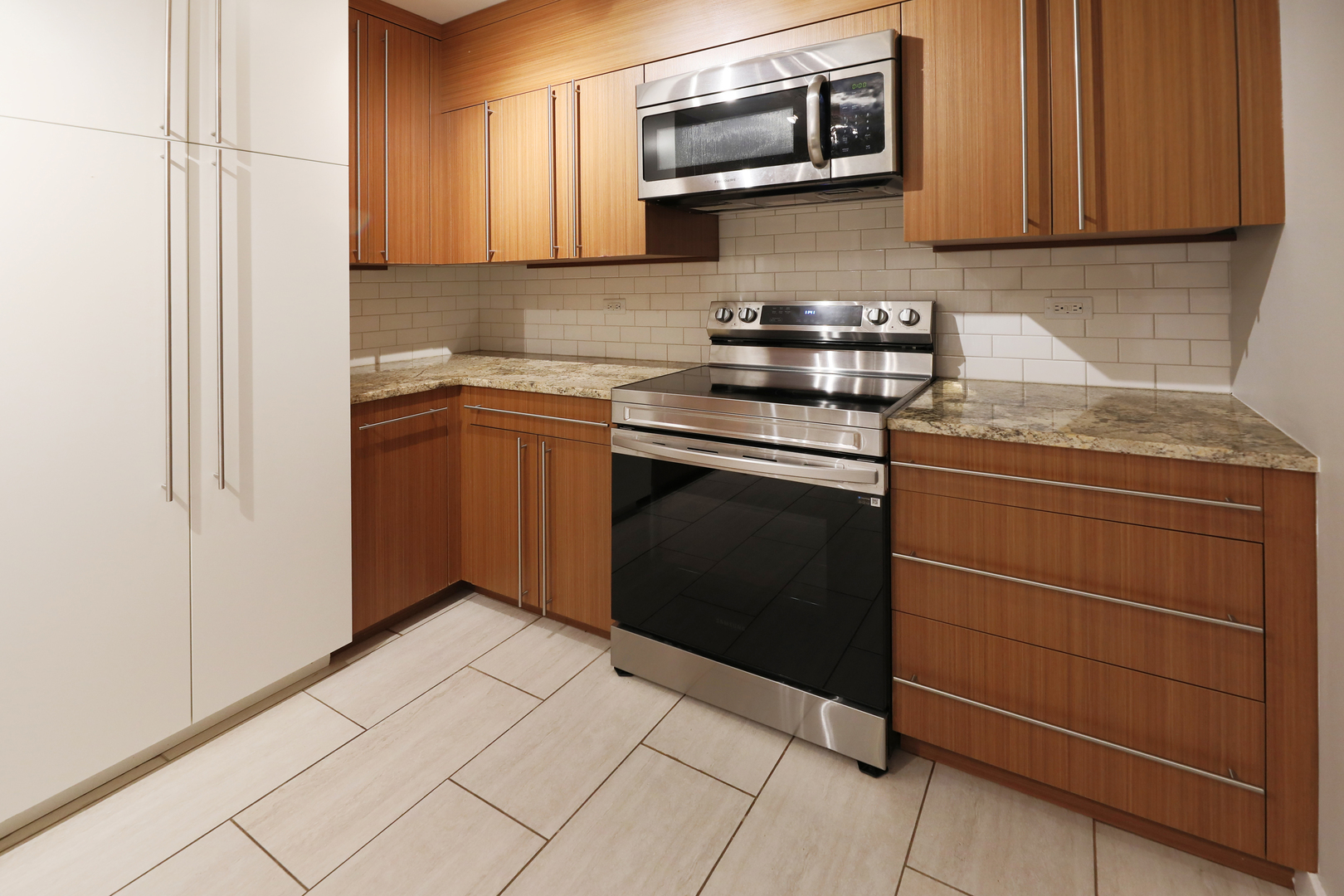 3801 Mission Hills Road, Unit 503 Northbrook, IL 60062 - Photo 13 of 31