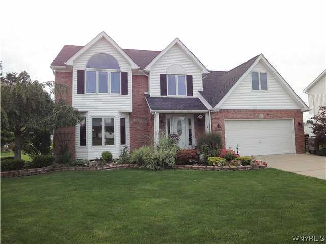 33 Rue Madeleine Way Lancaster, NY 14086 - Photo 1 of 1 Exterior Front