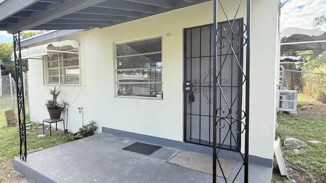 $2,500 | 212 Northwest 8th Avenue, Delray Beach, FL 33444