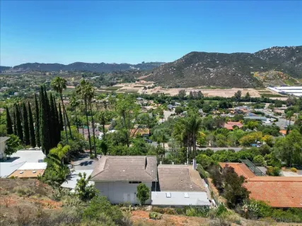 $1,095,000 | 3548 Laurashawn Lane, Escondido, CA 92026