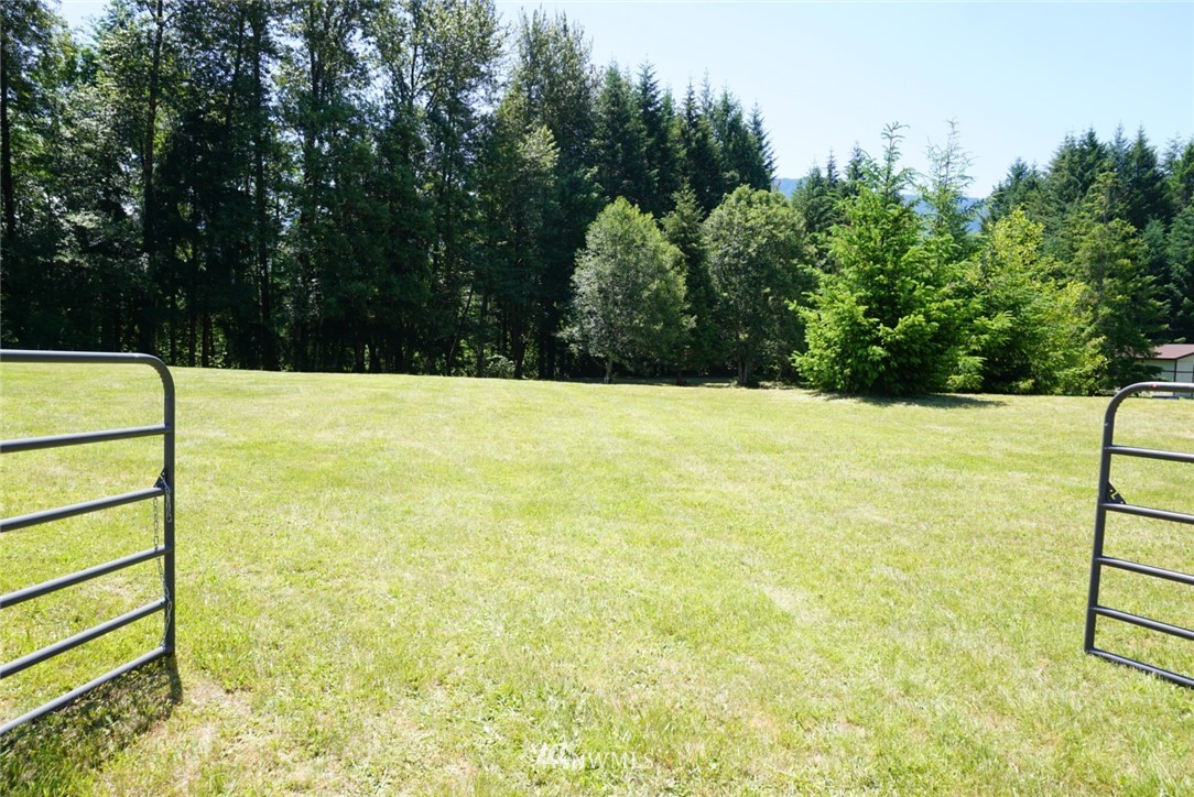 657 Falls Road, Unit 20 Randle, WA 98377 - Photo 3 of 13 Gallery Image 3