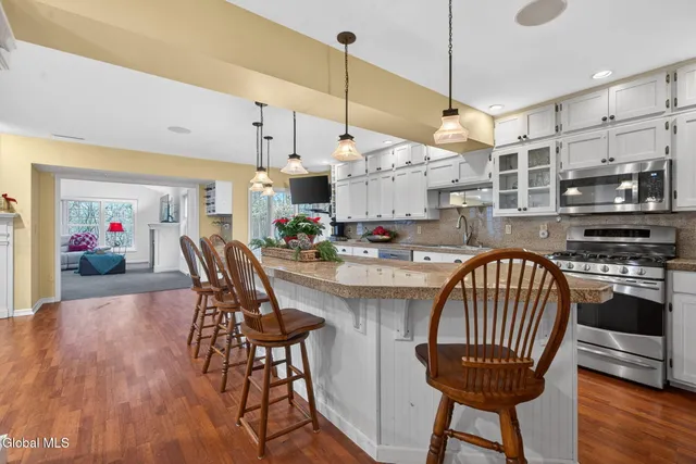 $412,000 | 14 Carrie Court, Niskayuna, NY 12309